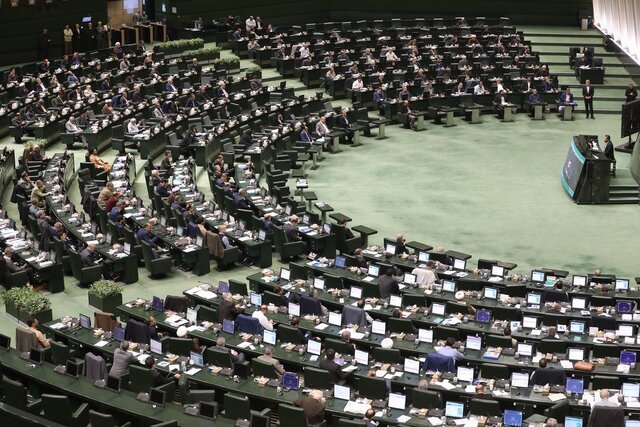 مجلس طرح تشدید مجازات همکاری کنندگان با دولت‌های خارجی متخاصم را تصویب کرد