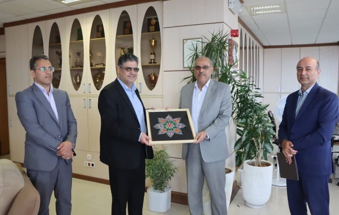 تجلیل بنیاد مسکن گیلان از نقشآفرینی بانکها در طرح بهسازی مسکن روستایی