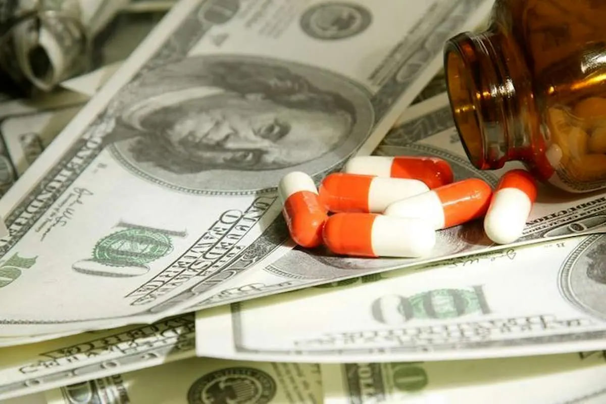 حسین تاجیک: حذف ارز ۲۸۵۰۰ تومانی دارو در دستور کار دولت نیست