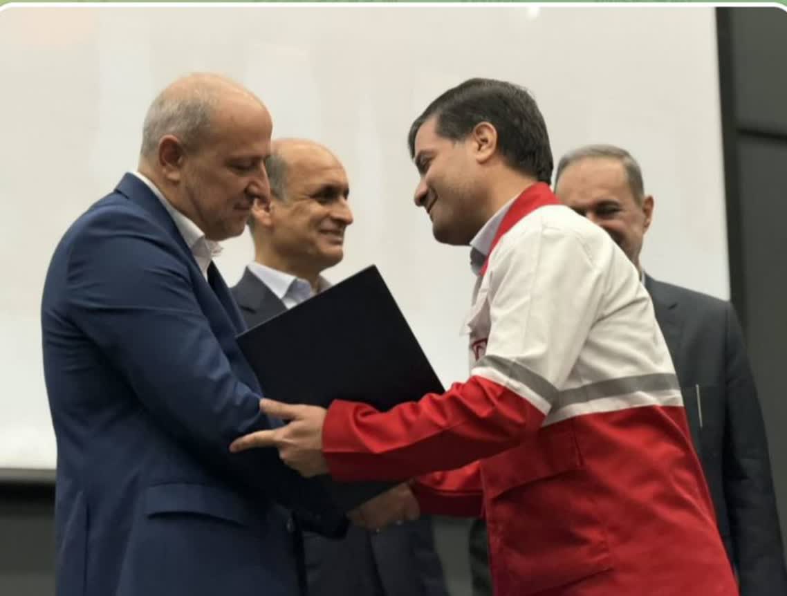 تجلیل از هلال‌احمر استان به عنوان نهاد برتر در مدیریت طرح‌های سالم‌سازی دریا
