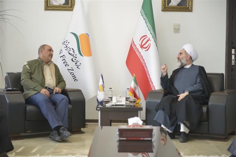 یکی از ...