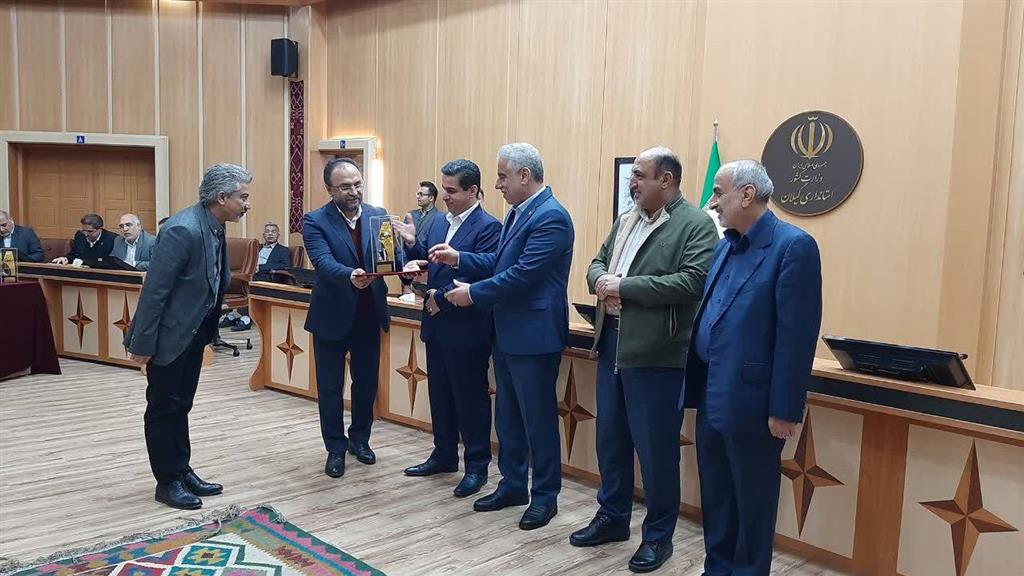 نگاه دو...
