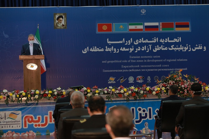 قلمرو جمهوری اسلامی ایران کانون اصلی پیوندهای اقتصادی کشورهای همسایه و در جایگاه هارتلندی جهانی است