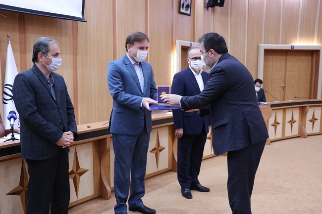 وزیر نی...