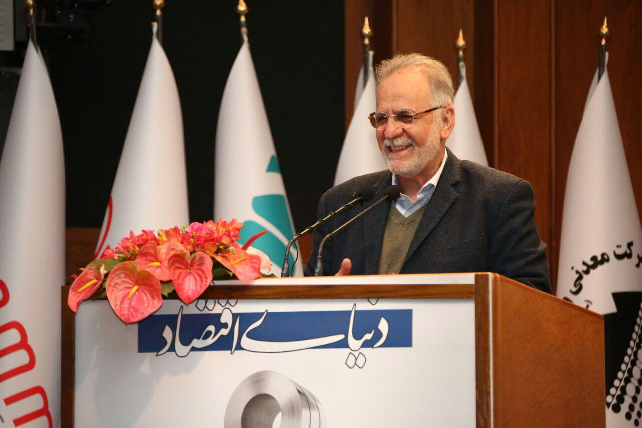 دعوت از بزرگان سنگ آهن و فولاد برای اکتشاف/ لزوم ارایه امتیاز برای تشویق شرکت‌های فولادی به ادغام/ کشف ذخیره 2 میلیارد تنی سنگ آهن